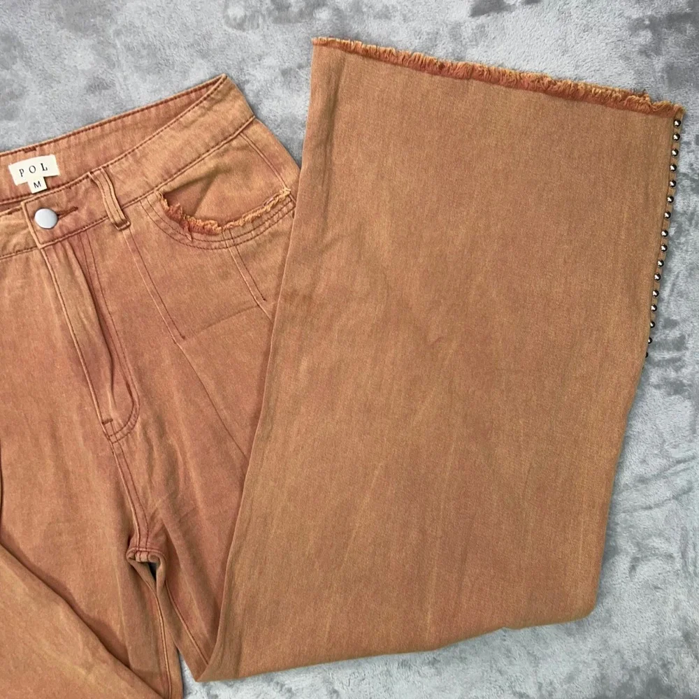 POL Wide Leg Pants Womens Medium Rust Gold Studded Split Hem Raw Edge Boho Jeans